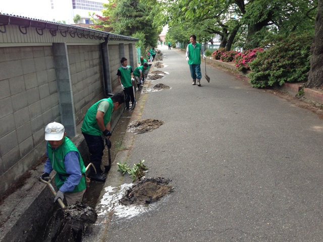 http://www.nissei-k.jp/blog/2013/06/08/donatsu%20002.jpg